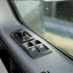 برقی کردن شیشه بالابر اتومبیل